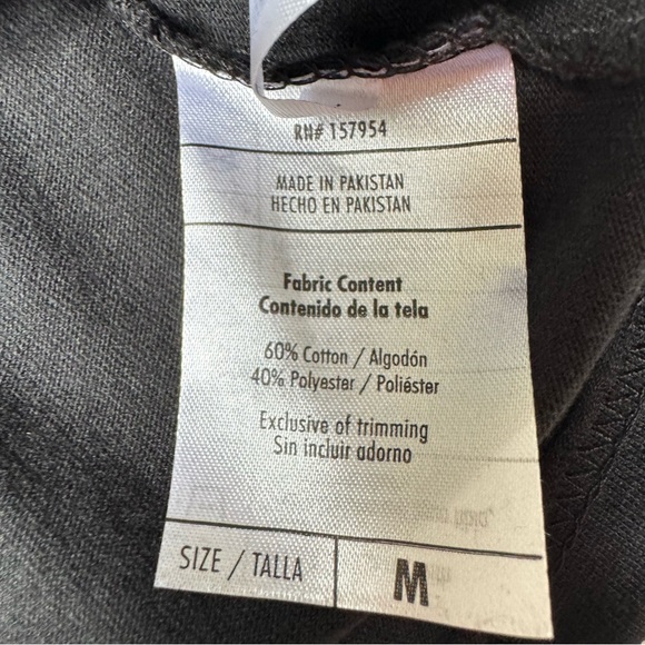 Yellowstone Men's Black T-Shirt with Logo on Pocket Size Medium NWT - Picture 6 of 7